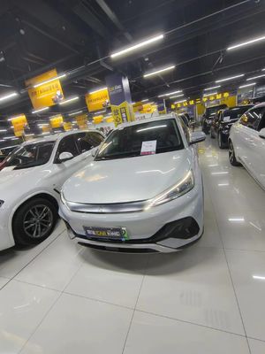 2020 ميني كهربائية مستعملة 5 مقاعد و 4 أبواب